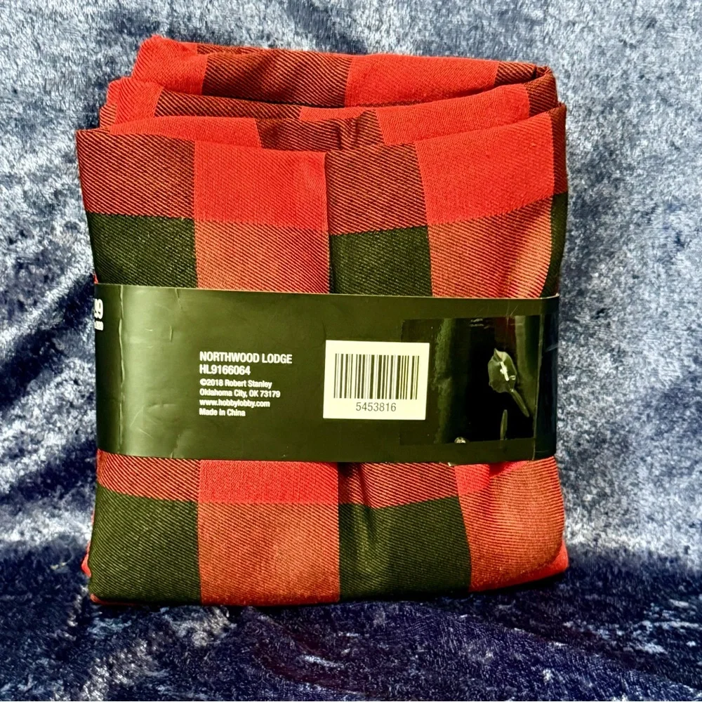 Robert Stanley Home‎ Collection Tablecloth Black & Red Buffalo Check 84